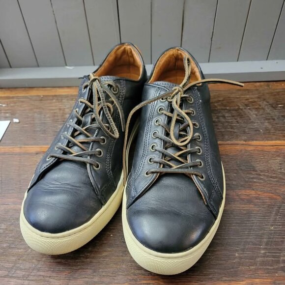 Frye Walker Low Top Walker Round Toe platform Athletic Sneaker